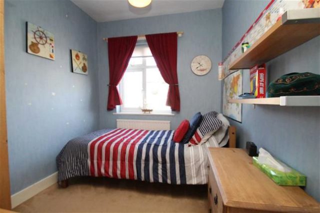 Image of 3 bedroom Semi-Detached house to rent in Felhampton Road London SE9 at Felhampton Road, New Eltham, London SE9