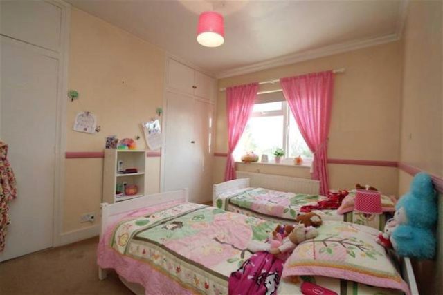  Image of 3 bedroom Semi-Detached house to rent in Felhampton Road London SE9 at Felhampton Road, New Eltham, London SE9