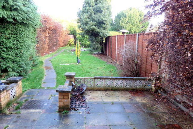  Image of 3 bedroom Semi-Detached house to rent in Avondale Road Ashford TW15 at Avondale Road, Ashford TW15