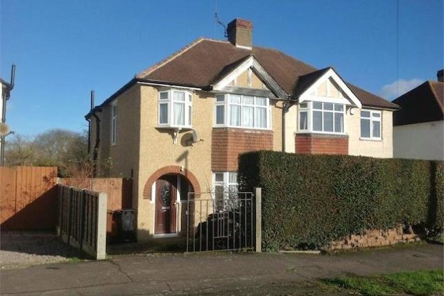  Image of 3 bedroom Semi-Detached house to rent in Northcroft Road Ewell Epsom KT19 at Northcroft Road, West Ewell, Epsom KT19