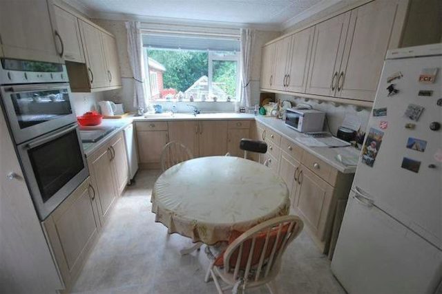  Image of 4 bedroom Semi-Detached house for sale in Ladybridge Avenue Walkden Manchester M28 at Ladybridge Avenue, Walkden, Manchester M28