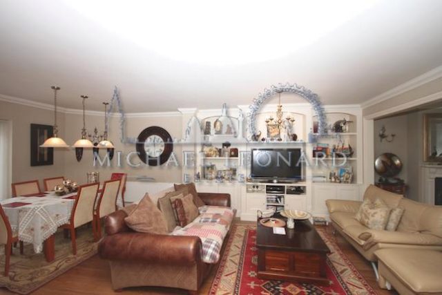  Image of 5 bedroom Property for sale in Stuart Avenue London NW9 at Stuart Avenue, West Hendon NW9
