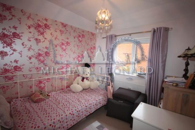  Image of 5 bedroom Property for sale in Stuart Avenue London NW9 at Stuart Avenue, West Hendon NW9