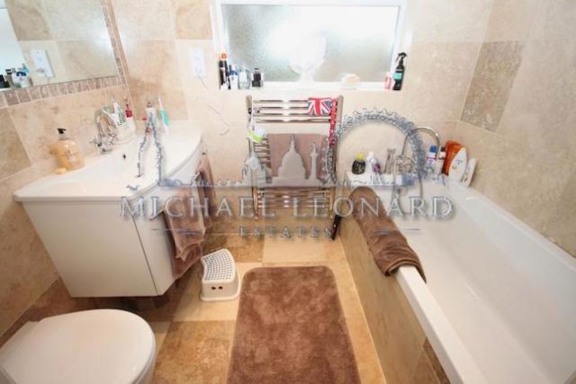  Image of 5 bedroom Property for sale in Stuart Avenue London NW9 at Stuart Avenue, West Hendon NW9