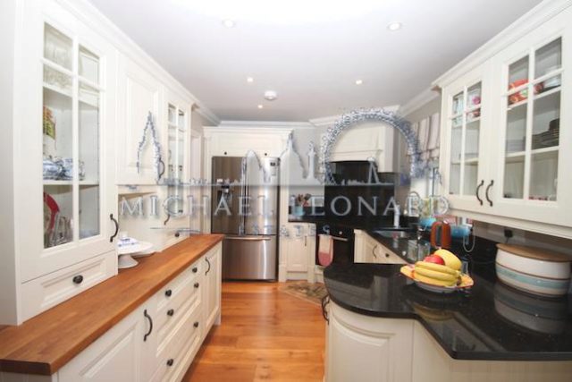  Image of 5 bedroom Property for sale in Stuart Avenue London NW9 at Stuart Avenue, West Hendon NW9
