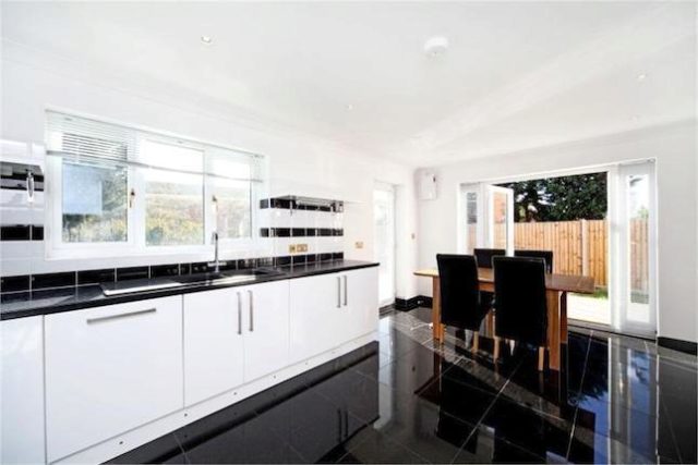  Image of 6 bedroom Detached house to rent in Coppermill Road Wraysbury Staines TW19 at Coppermill Road, Wraysbury, Berkshire TW19
