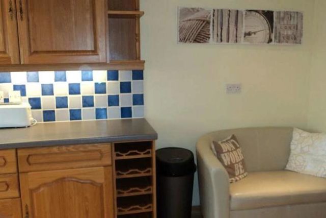  Image of 1 bedroom Room to rent in Windsor Close Guildford GU2 at Windsor Close, Onslow Village, Guildford, Surrey GU2