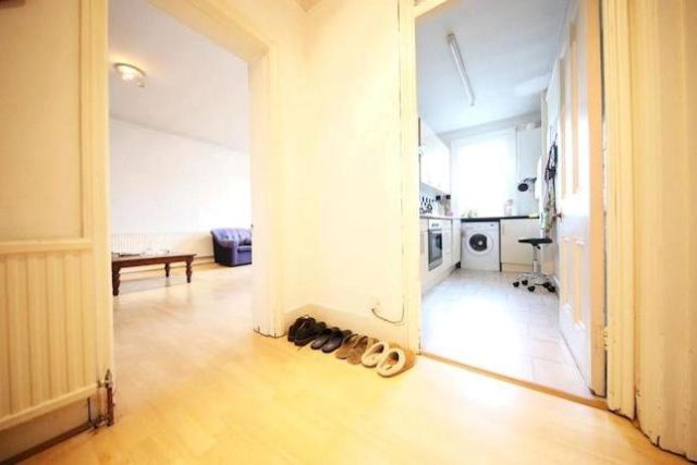  Image of 1 bedroom Flat to rent in West End Lane London NW6 at West End Lane, West Hampstead NW6