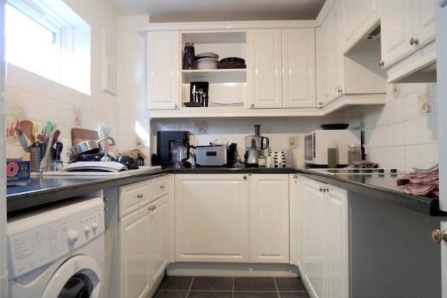  Image of 1 bedroom Maisonette for sale in Addiscombe Road Croydon CR0 at Addiscombe Road, Croydon CR0