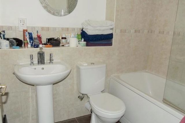  Image of 1 bedroom Maisonette for sale in Addiscombe Road Croydon CR0 at Addiscombe Road, Croydon CR0