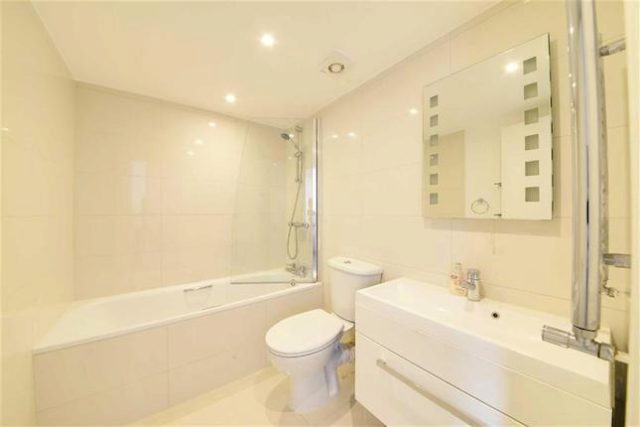  Image of 2 bedroom Flat for sale in Hendon Lane London N3 at Hendon Lane, Finchley, London N3