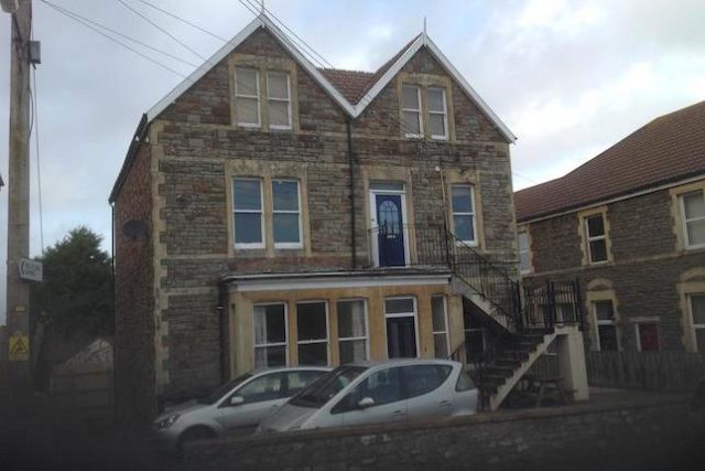  Image of 2 bedroom Flat for sale in Kings Road Clevedon BS21 at Kings Road, Clevedon BS21