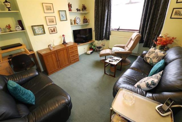  Image of 2 bedroom Semi-Detached Bungalow for sale in St. Margarets Avenue Rushden NN10 at St. Margarets Avenue, Rushden NN10