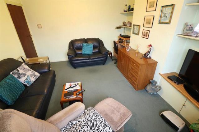  Image of 2 bedroom Semi-Detached Bungalow for sale in St. Margarets Avenue Rushden NN10 at St. Margarets Avenue, Rushden NN10