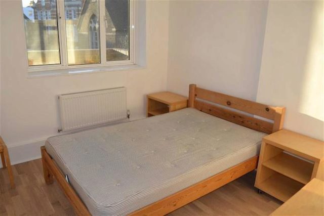  Image of 3 bedroom Flat to rent in Kilburn Vale London NW6 at Kilburn Vale, West Hampstead, London NW6