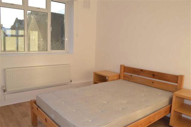  Image of 3 bedroom Flat to rent in Kilburn Vale London NW6 at Kilburn Vale, West Hampstead, London NW6