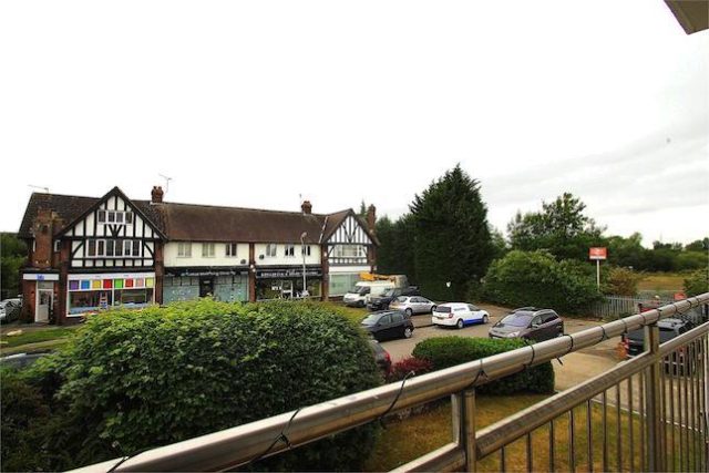  Image of 3 bedroom Flat to rent in Bathurst Walk Iver SL0 at Bathurst Walk, Richings Park, Buckinghamshire SL0