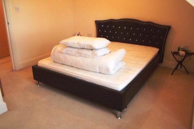  Image of 2 bedroom Flat to rent in Reading Road Winnersh Wokingham RG41 at Penthouse Apartment, Wokingham RG41