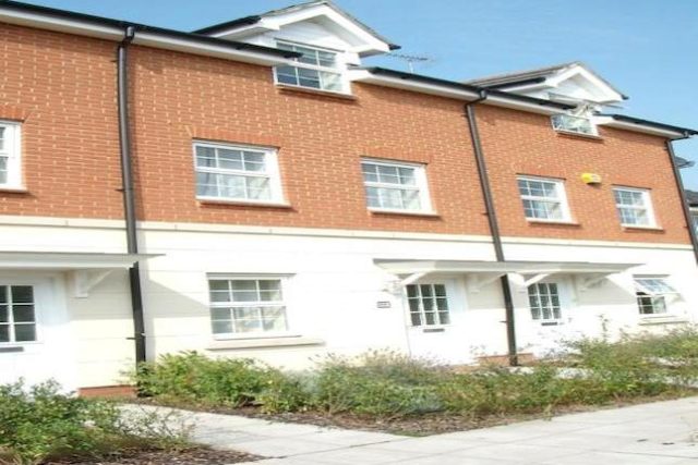  Image of 4 bedroom Town House to rent in Jersey Drive Winnersh Wokingham RG41 at Four Bedroom House Winnersh, Wokingham RG41