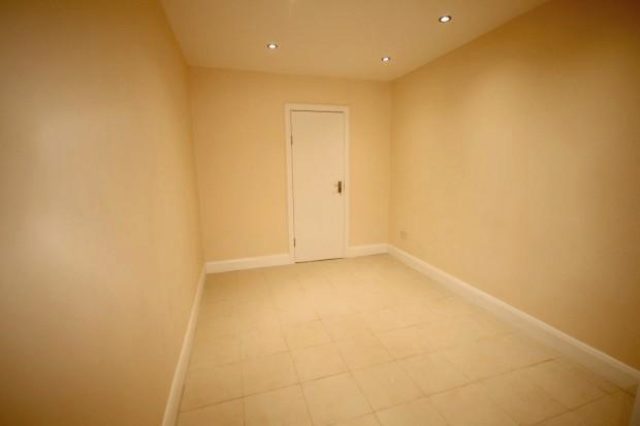  Image of Studio flat to rent in Falcon Way Kenton Harrow HA3 at Falcon Way, Harrow HA3
