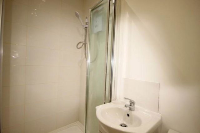  Image of Studio flat to rent in Falcon Way Kenton Harrow HA3 at Falcon Way, Harrow HA3