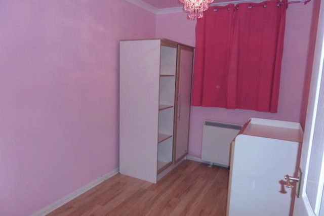  Image of 2 bedroom Flat to rent in Burket Close Southall UB2 at Burket Close, Southall UB2