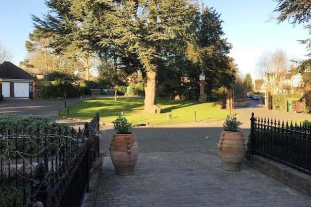  Image of 2 bedroom Flat to rent in The Mount Caversham Reading RG4 at Treetops, Caversham RG4