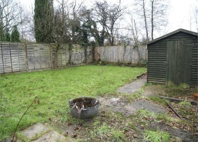  Image of 2 bedroom Maisonette for sale in Station Avenue Ewell Epsom KT19 at Station Avenue, West Ewell, Epsom KT19