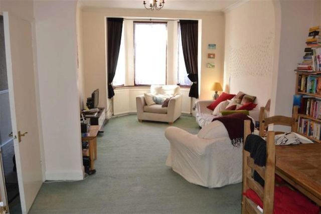  Image of 3 bedroom Property to rent in Long Lane London N3 at Long Lane, Finchley, London N3