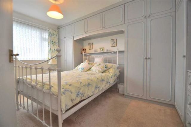  Image of 3 bedroom Terraced house for sale in Wellbrook Road Farnborough Orpington BR6 at Wellbrook Road, Farnborough, Orpington BR6