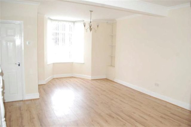  Image of 3 bedroom Terraced house to rent in The Parade Pontypridd CF37 at The Parade, Pontypridd CF37