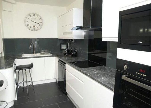  Image of 4 bedroom Terraced house for sale in Silvergate Ruxley Lane West Ewell Epsom KT19 at Silvergate, Ruxley Lane, West Ewell, Epsom KT19