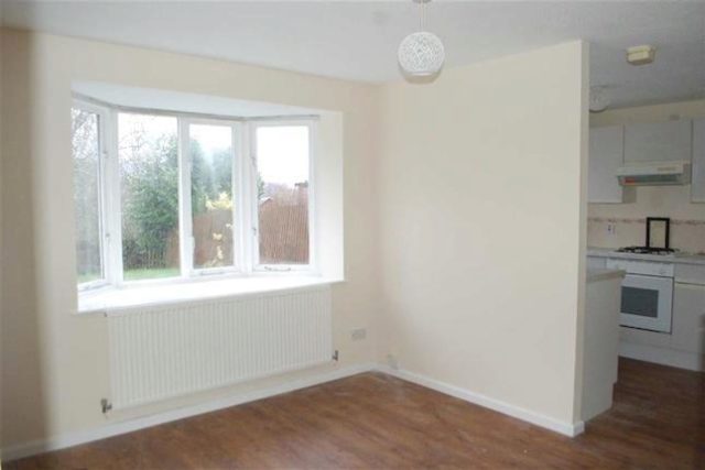  Image of 1 bedroom Property to rent in Cefn Close Glyncoch Pontypridd CF37 at Cefn Close, Glyncoch, Pontypridd CF37