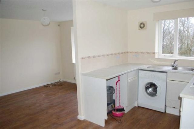  Image of 1 bedroom Property to rent in Cefn Close Glyncoch Pontypridd CF37 at Cefn Close, Glyncoch, Pontypridd CF37