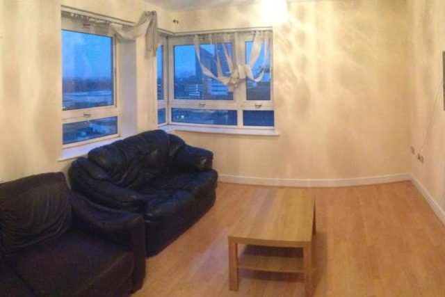  Image of 2 bedroom Flat to rent in Hainault Street Ilford IG1 at Hainult Street, Ilford IG1