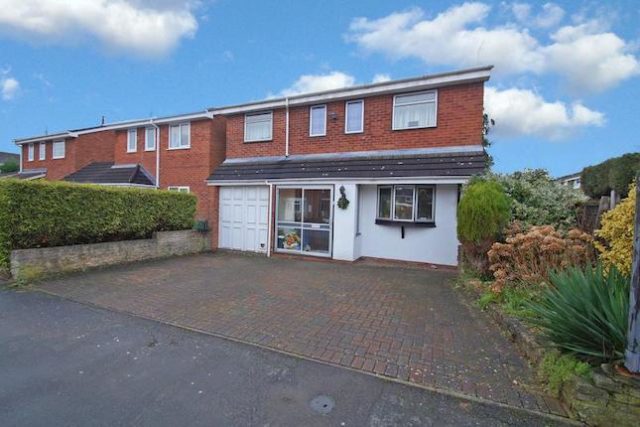 Image of 4 bedroom Detached house for sale in Tintern Close Bromsgrove B61 at Tintern Close, Bromsgrove B61