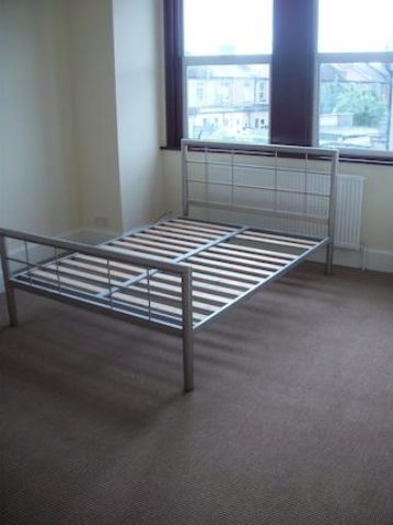  Image of 4 bedroom End of Terrace for sale in Green Lane Ilford IG3 at Green Lane, Ilford IG3
