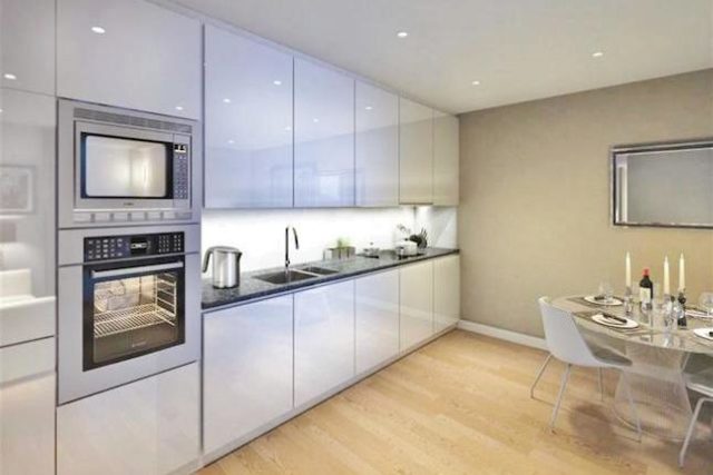  Image of 2 bedroom Flat for sale in Commercial Road London E14 at Bywater Square, Canary Gateway, Docklands, London E14