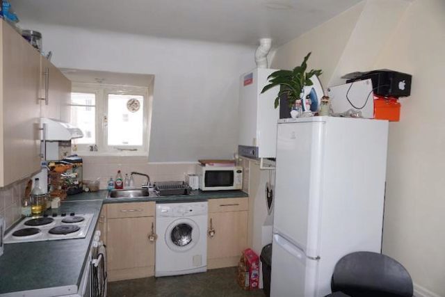  Image of 1 bedroom Flat for sale in Lime Hill Road Tunbridge Wells TN1 at Lime Hill Road, Tunbridge Wells TN1