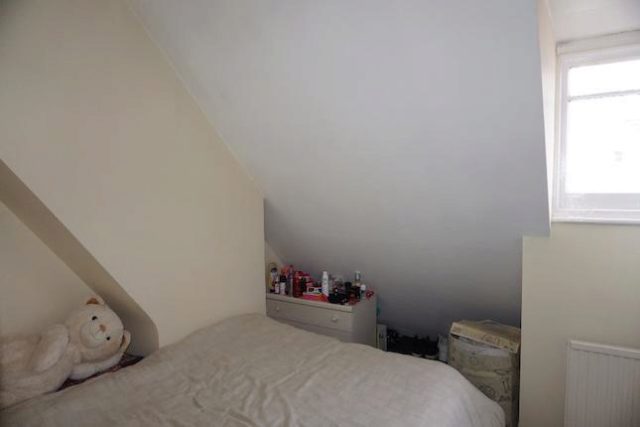  Image of 1 bedroom Flat for sale in Lime Hill Road Tunbridge Wells TN1 at Lime Hill Road, Tunbridge Wells TN1