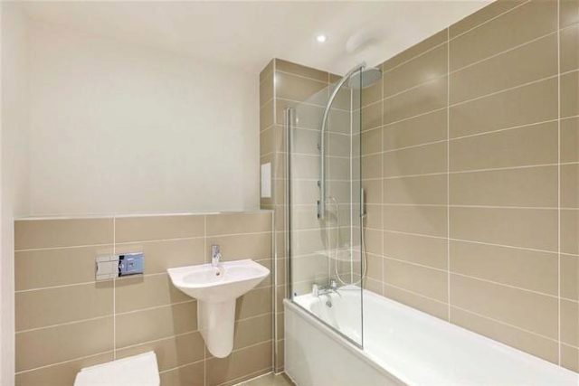  Image of 2 bedroom Flat for sale in Sancroft Street London SE11 at Palm House, Parliament Reach, Vauxhall, London SE11