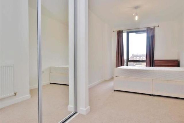  Image of 2 bedroom Flat for sale in Sancroft Street London SE11 at Palm House, Parliament Reach, Vauxhall, London SE11