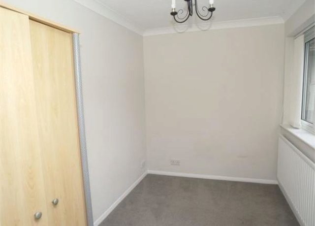  Image of 3 bedroom Maisonette to rent in Amis Avenue Ewell Epsom KT19 at Amis Avenue, West Ewell, Epsom KT19