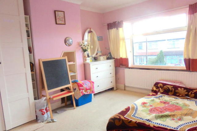  Image of 3 bedroom Semi-Detached house to rent in Avondale Road Ashford TW15 at Avondale Road, Ashford TW15