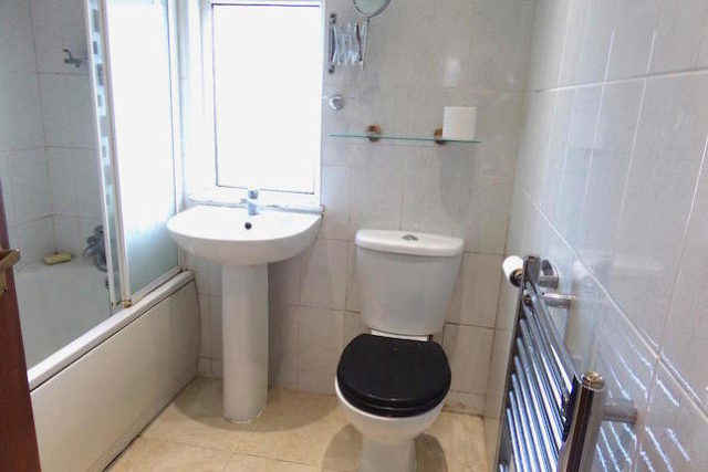 Image of 3 bedroom Semi-Detached house to rent in Avondale Road Ashford TW15 at Avondale Road, Ashford TW15