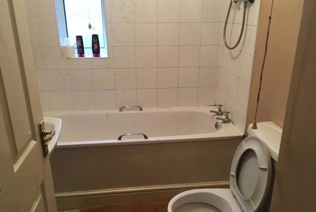  Image of 3 bedroom Semi-Detached house to rent in Blakeley Hall Road Oldbury B69 at Blakeley Hall Road, Oldbury B69
