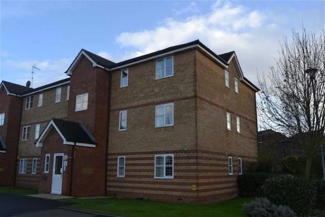  Image of 2 bedroom Flat to rent in Lucas Gardens London N2 at Lucas Gardens, East Finchley, London N2