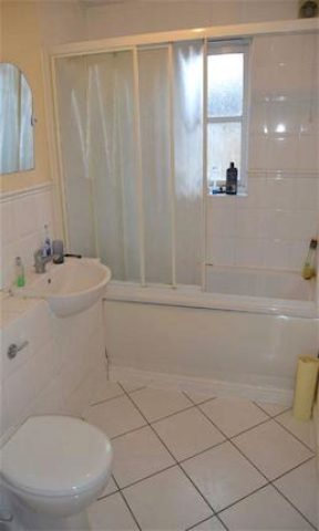  Image of 2 bedroom Flat to rent in Lucas Gardens London N2 at Lucas Gardens, East Finchley, London N2