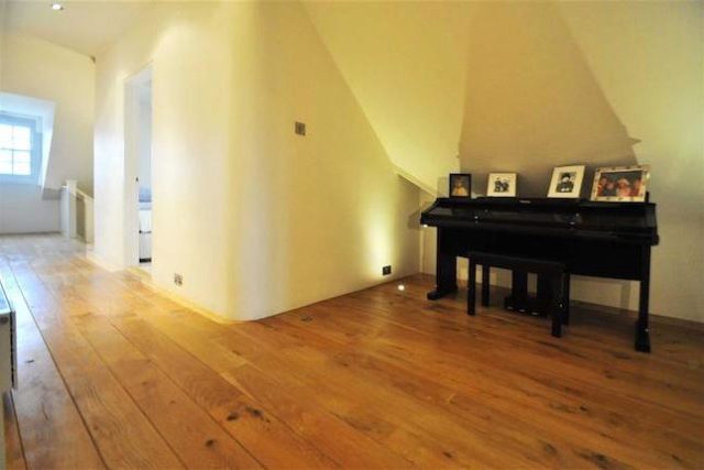  Image of 3 bedroom Flat for sale in Mavelstone Road Bromley BR1 at Mavelstone Road, Bromley BR1