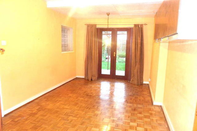  Image of 3 bedroom Semi-Detached house to rent in Great South West Road Hounslow TW4 at Great South West Road, Hounslow TW4
